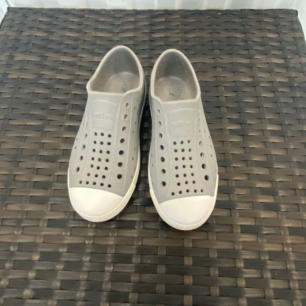 Native  Jefferson shoes, children’s size 13